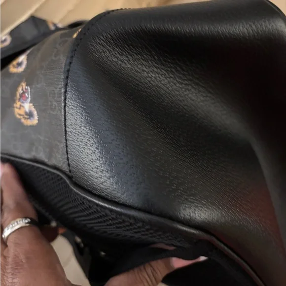 Gucci Black and Gold Tiger Motif Men's Backpack - Picture 5 of 15